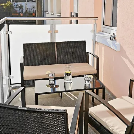 *city, Naehe Hbf, Kingsizebetten, Fitnessecke*