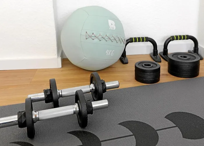 *city, Naehe Hbf, Kingsizebetten, Fitnessecke*