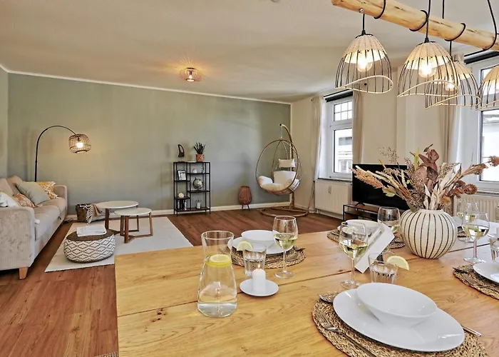 *city, Naehe Hbf, Kingsizebetten, Fitnessecke*